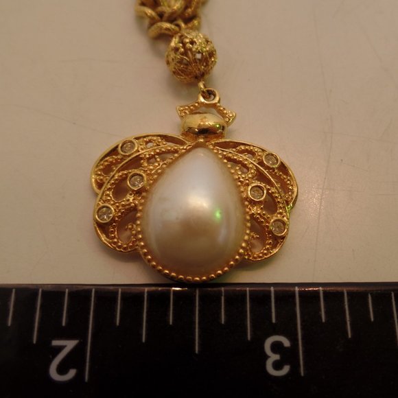 Vintage AVON Faux Pearl Bug/Scarab Goldtone Necklace & Pendant 18" - Picture 15 of 16